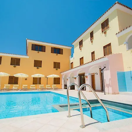 Cala Viola With Shared Pool *